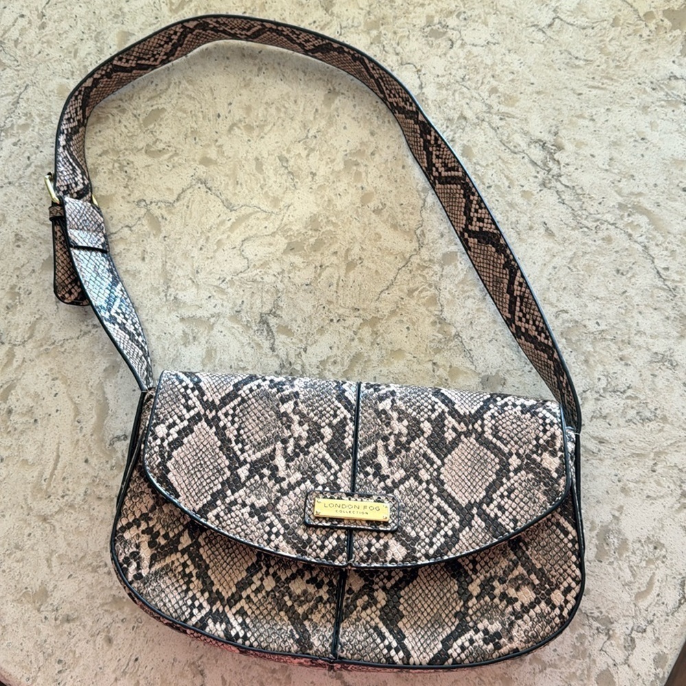 LONDON FOG~Women’s~Faux Snakeskin~Shoulder Bag~Snap Closure~Nameplate~BR